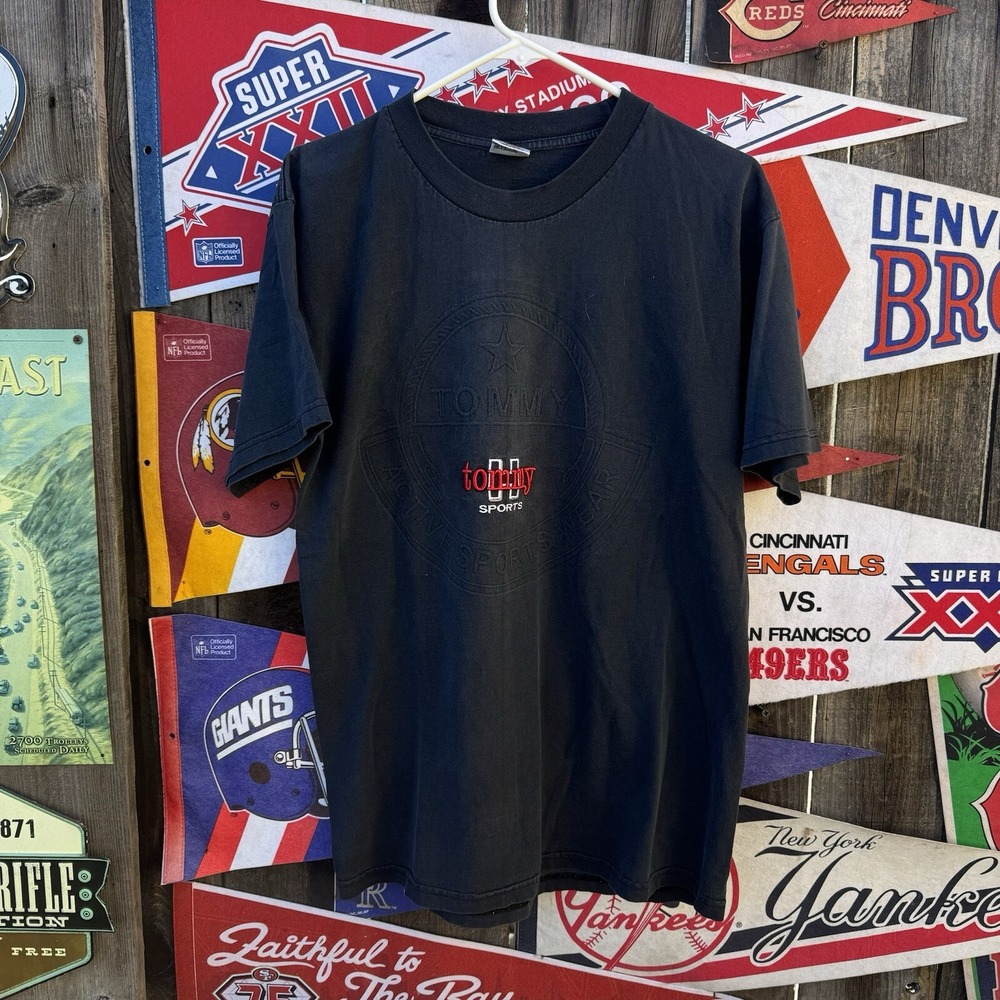 Size L - Vintage Tommy Hilfiger T-Shirt Classic American Style Embrodie
